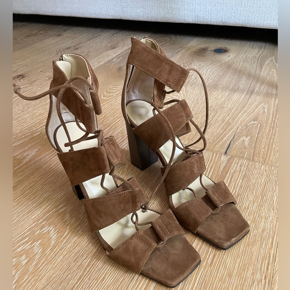Banana Republic • Almeria Suede Sandal - Picture 3 of 9